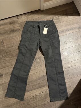 Women’s Straight-Leg Jeans in Charcoal Gray
